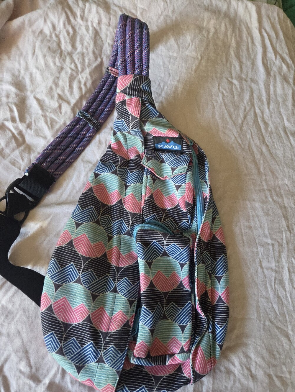 Kavu Geo Pattern Rope Sling Bag - Pink, Mint, Navy
